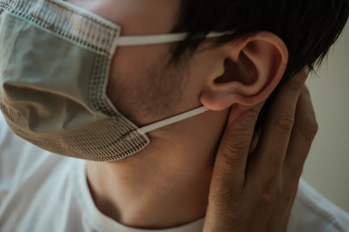 Tensión muscular en cuello y hombros por ansiedad